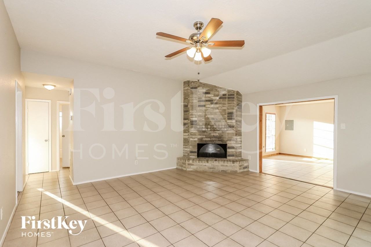 6723 Valerian Ln - Photo 2 of 16