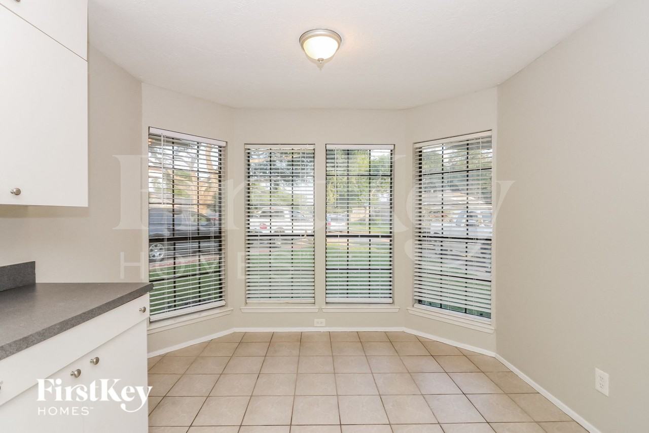 6723 Valerian Ln - Photo 4 of 16