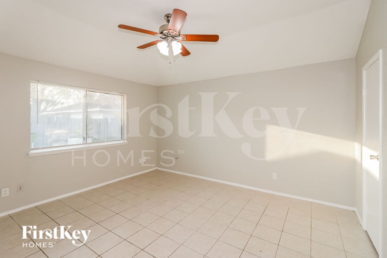 6723 Valerian Ln - Photo 7 of 16