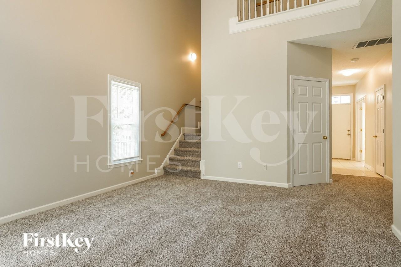 6012 River Lake Cir - Photo 3 of 15