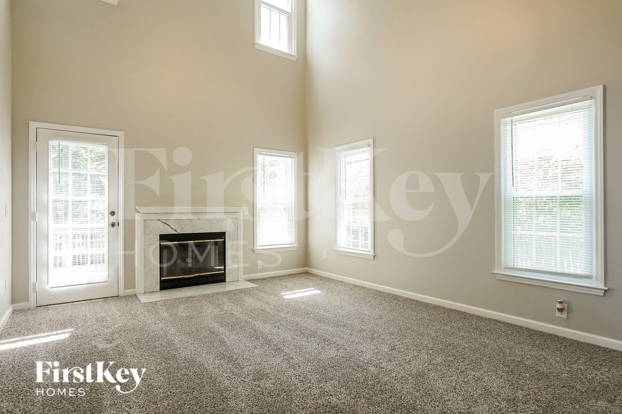 6012 River Lake Cir - Photo 4 of 15