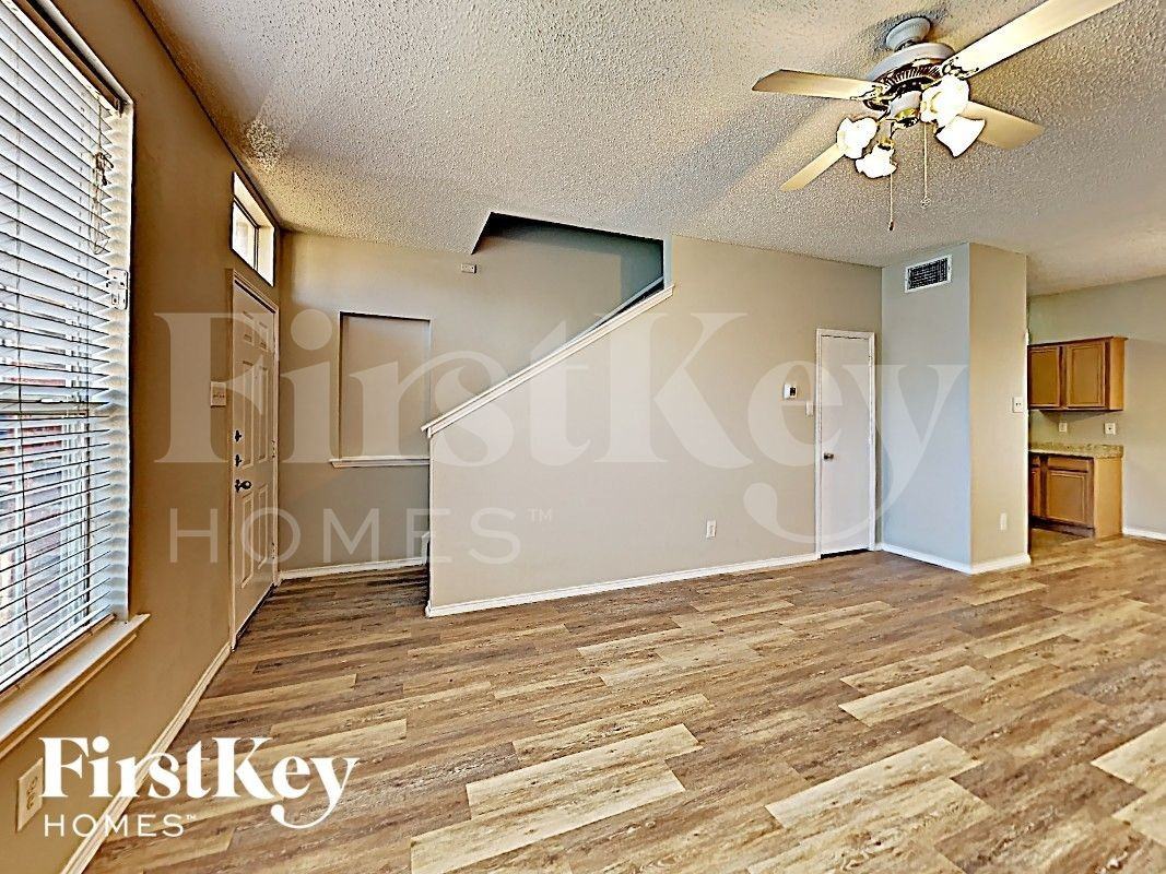 530 Alameda Ave - Photo 2 of 23