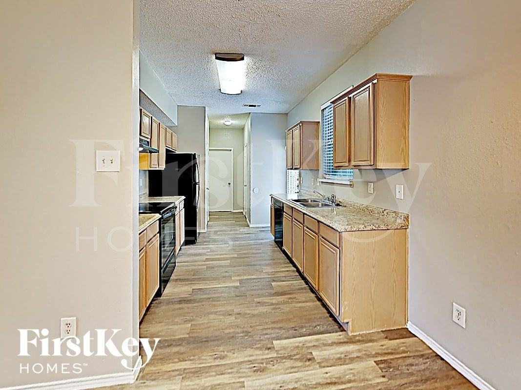 530 Alameda Ave - Photo 4 of 23