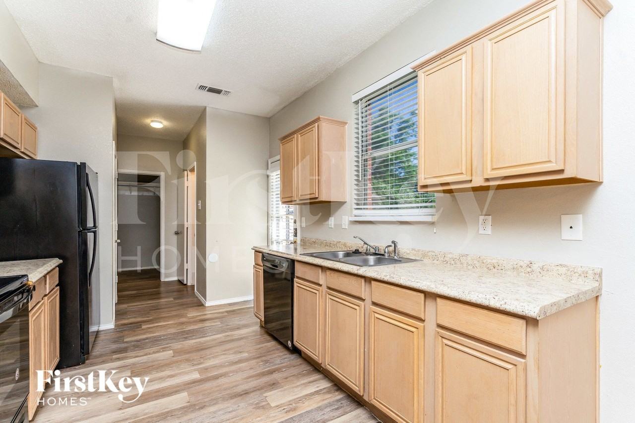 530 Alameda Ave - Photo 5 of 23