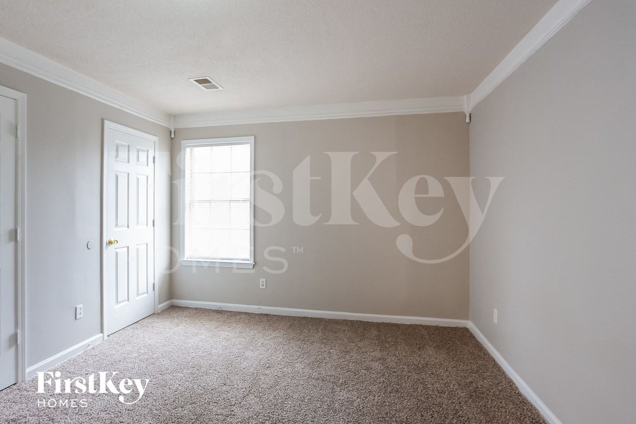 4812 Barkshire Dr - Photo 6 of 12