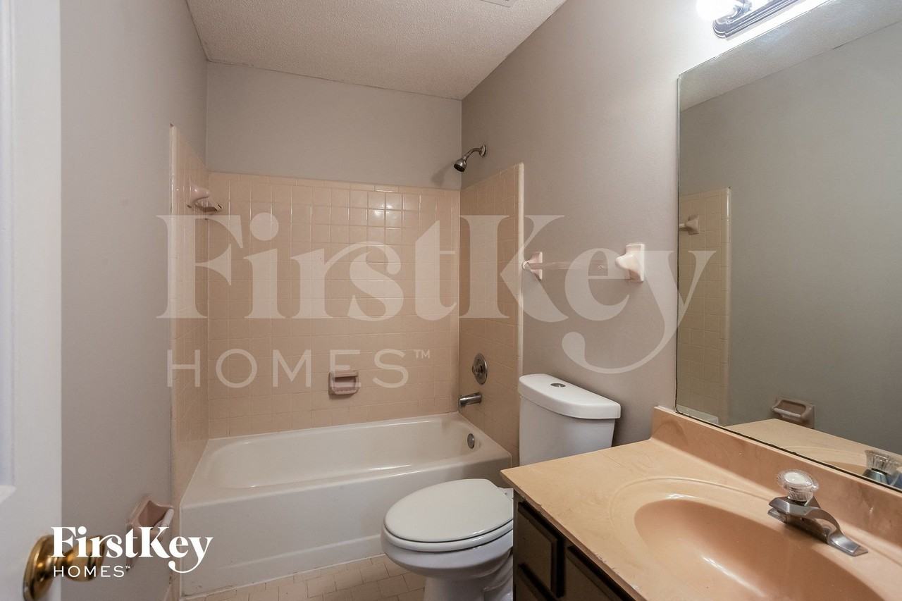 4812 Barkshire Dr - Photo 7 of 12