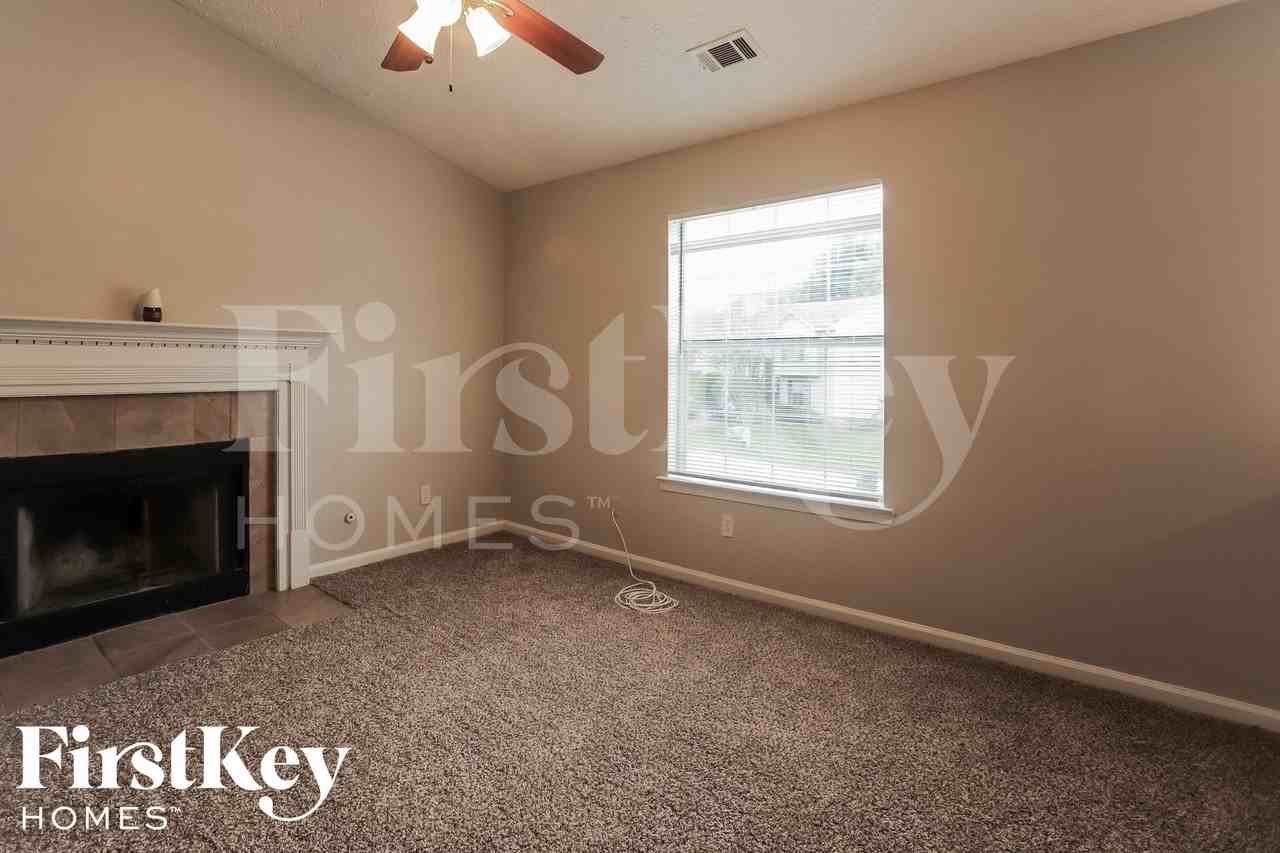 480 E Lake Dr - Photo 3 of 15