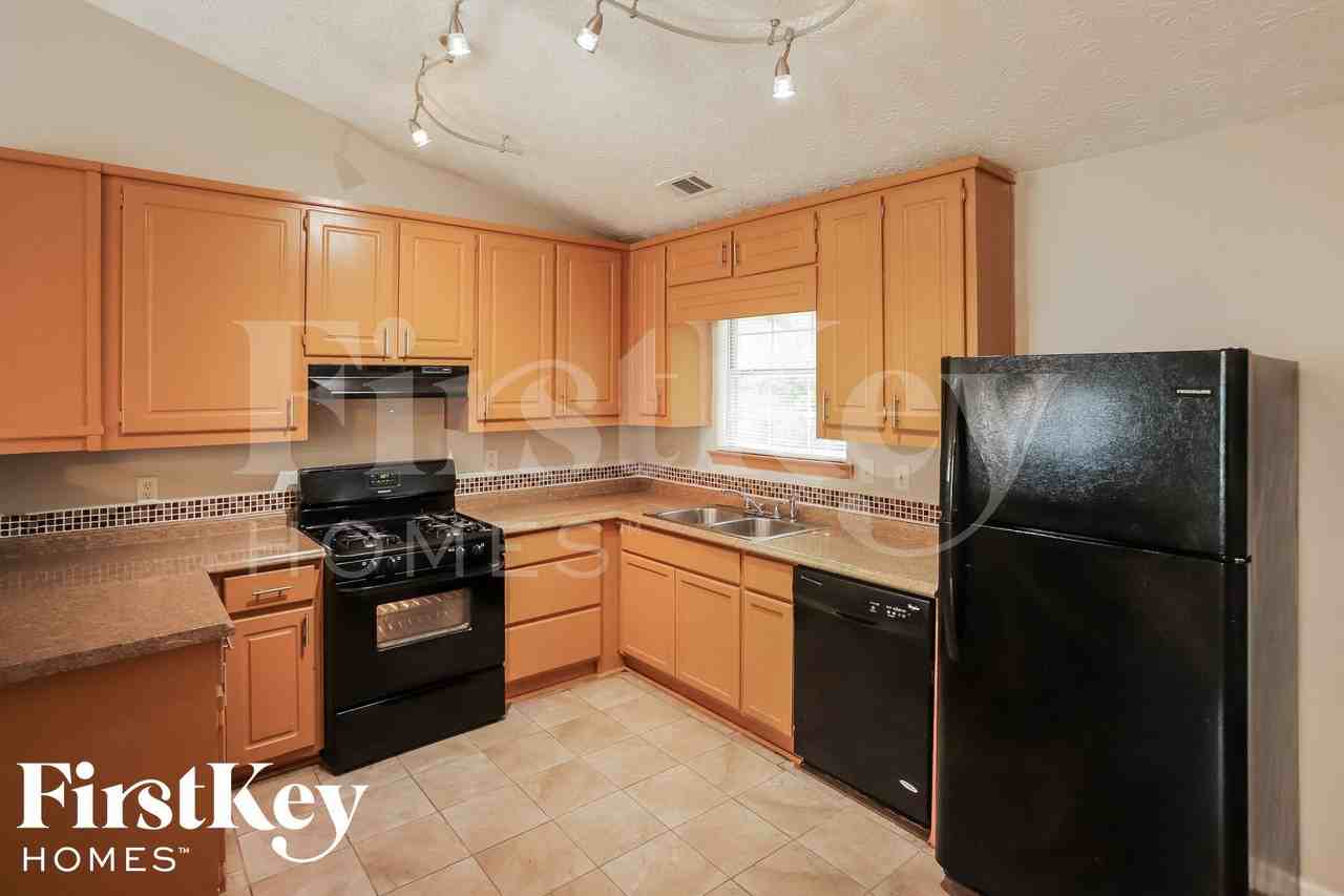 480 E Lake Dr - Photo 4 of 15