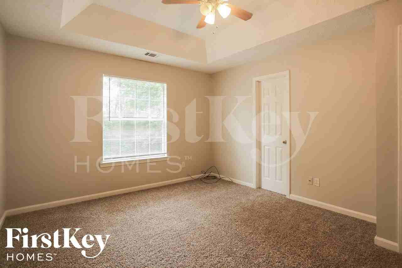 480 E Lake Dr - Photo 5 of 15