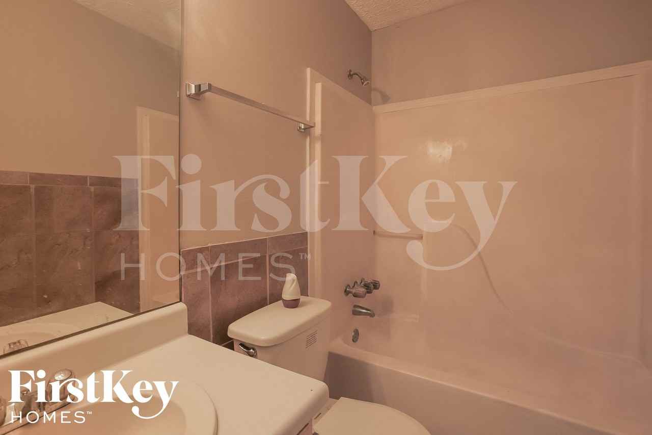 480 E Lake Dr - Photo 7 of 15