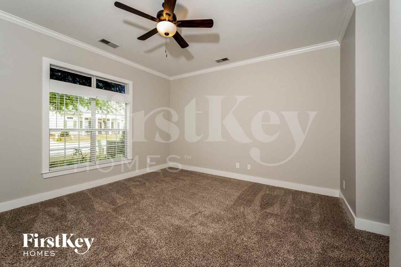 4598 Clubview Dr - Photo 6 of 14