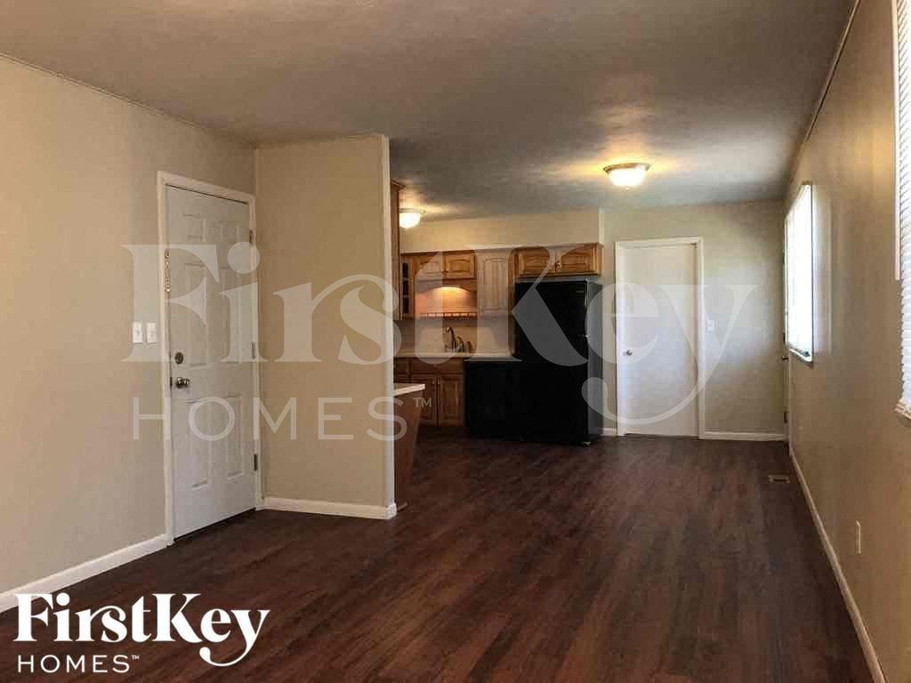 4420 Santa Fe Ct - Photo 5 of 13