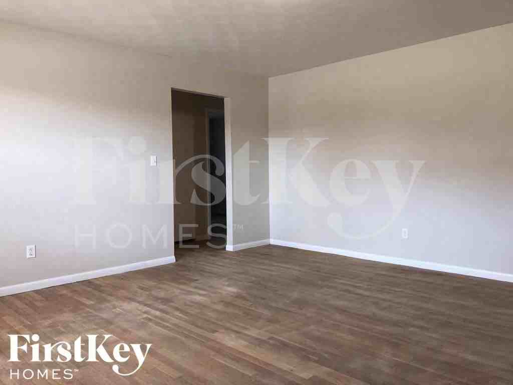 4420 Santa Fe Ct - Photo 6 of 13