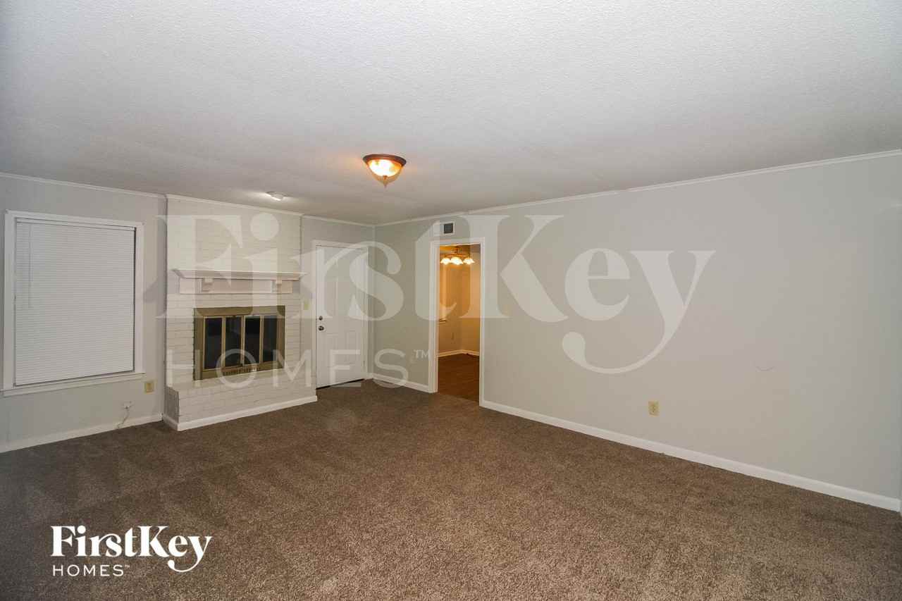 4100 Lacewood Dr - Photo 2 of 15