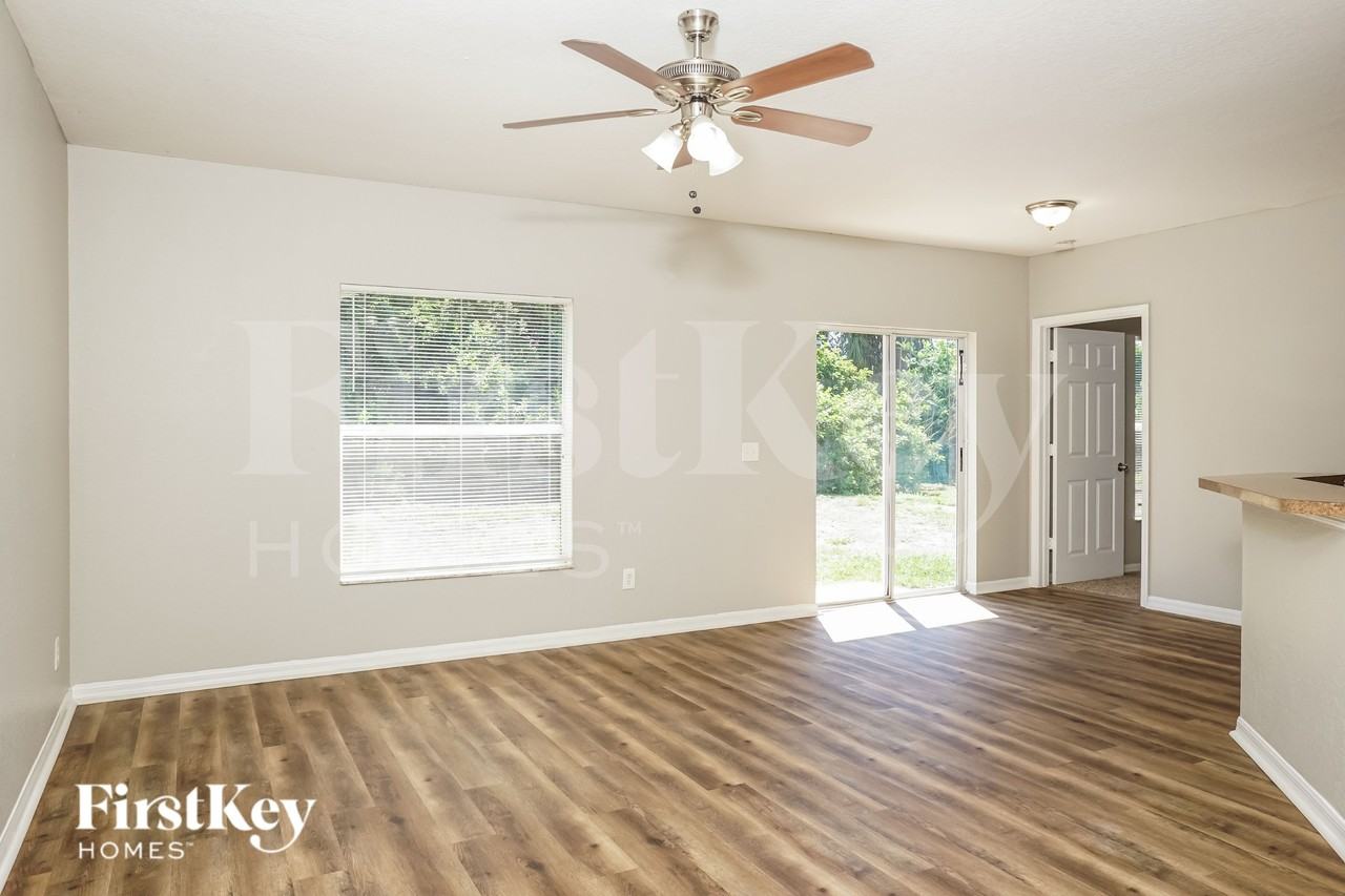 3958 N Chamberlain Blvd - Photo 4 of 20