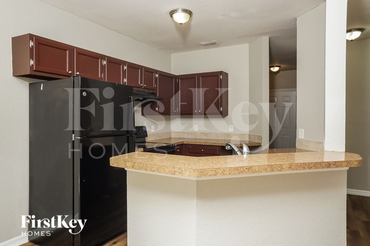 3958 N Chamberlain Blvd - Photo 7 of 20