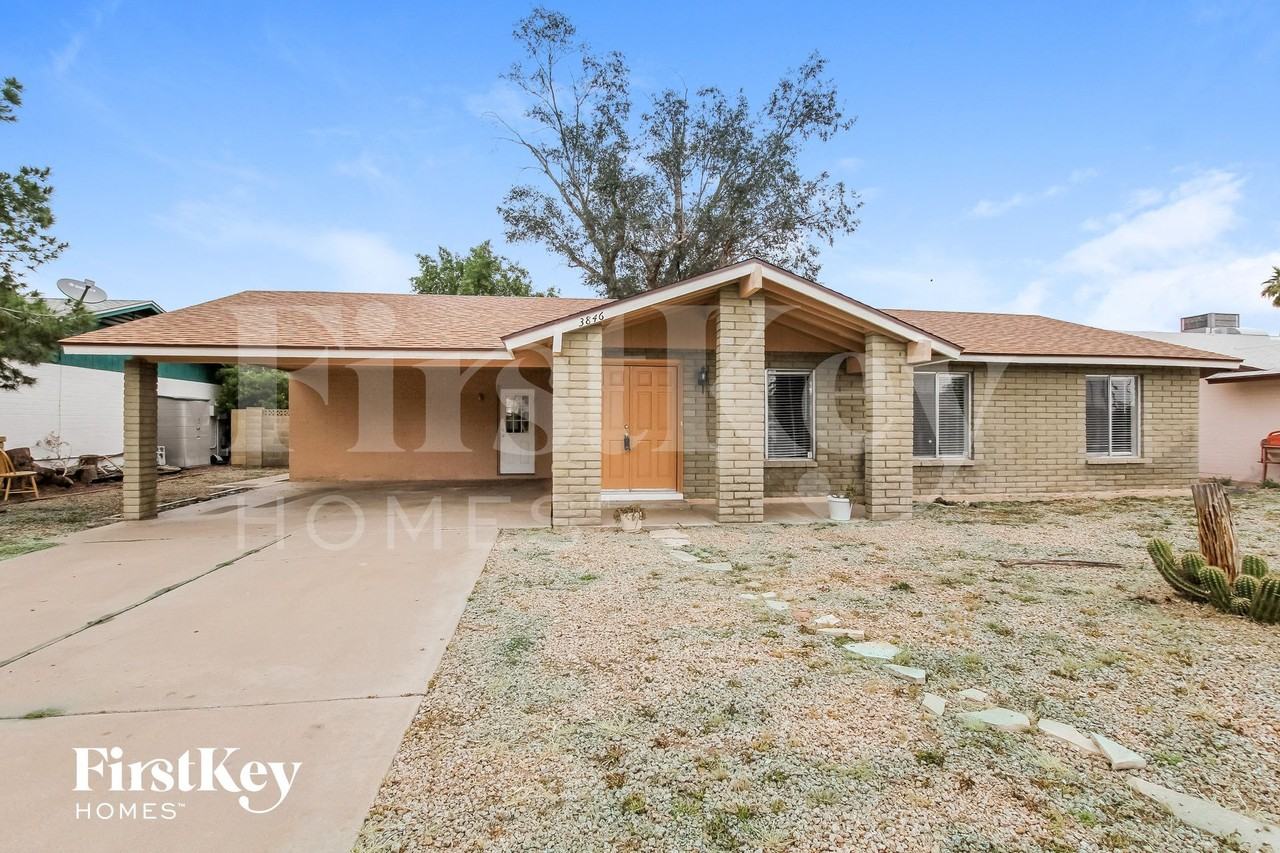 3846 W Dalphin Rd - Photo 2 of 15