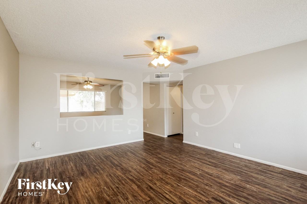 3846 W Dalphin Rd - Photo 4 of 15