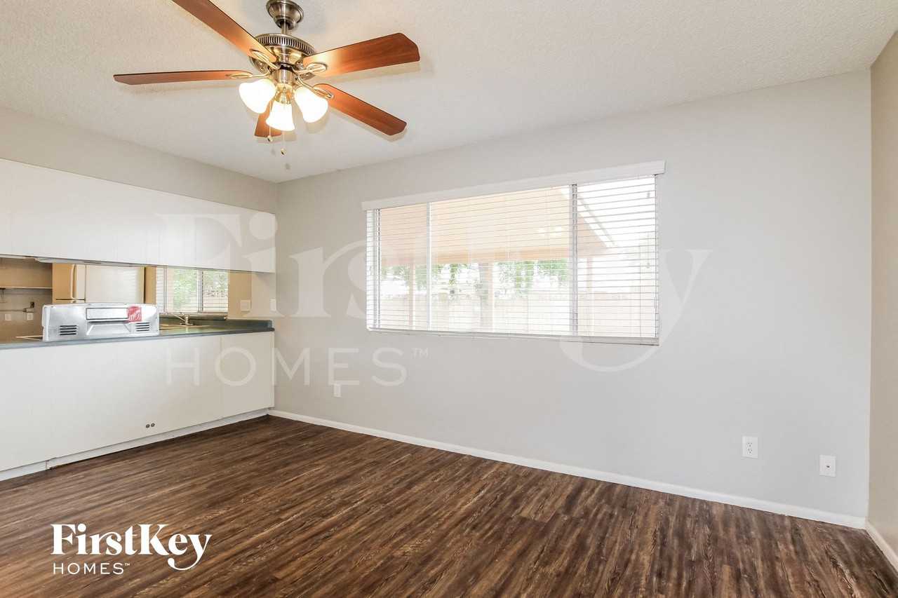 3846 W Dalphin Rd - Photo 5 of 15