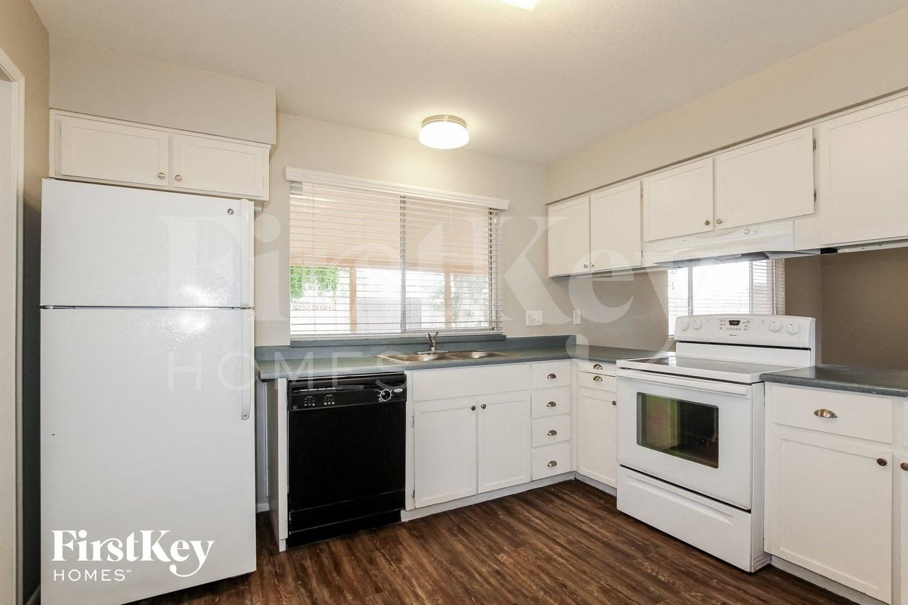 3846 W Dalphin Rd - Photo 6 of 15