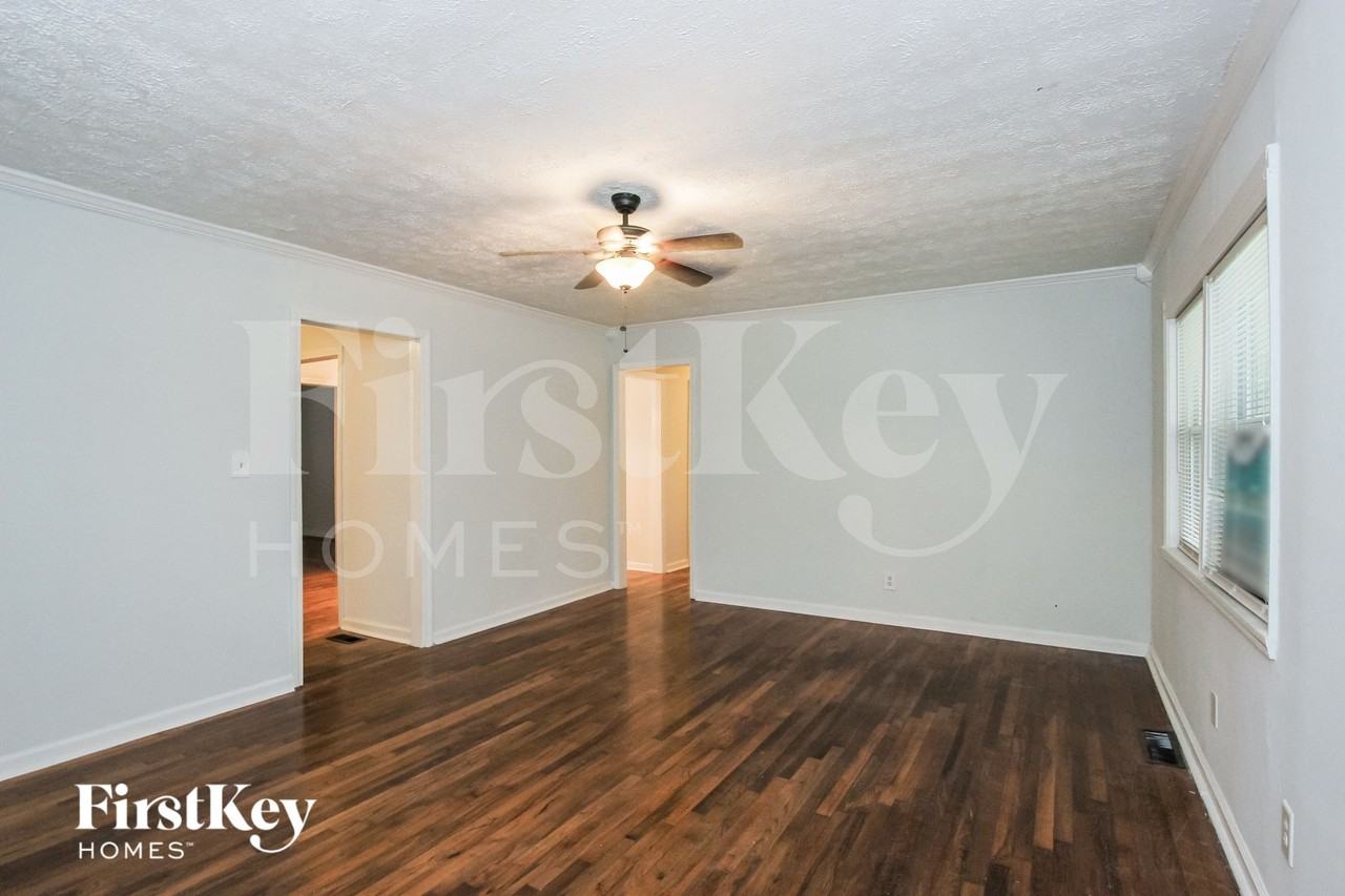 3549 Tulip Dr - Photo 6 of 15