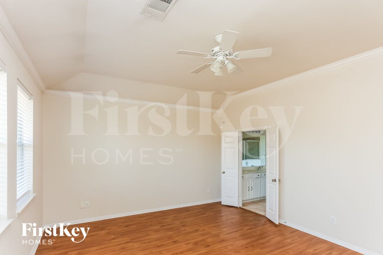 3213 Bloomfield Trl - Photo 7 of 17