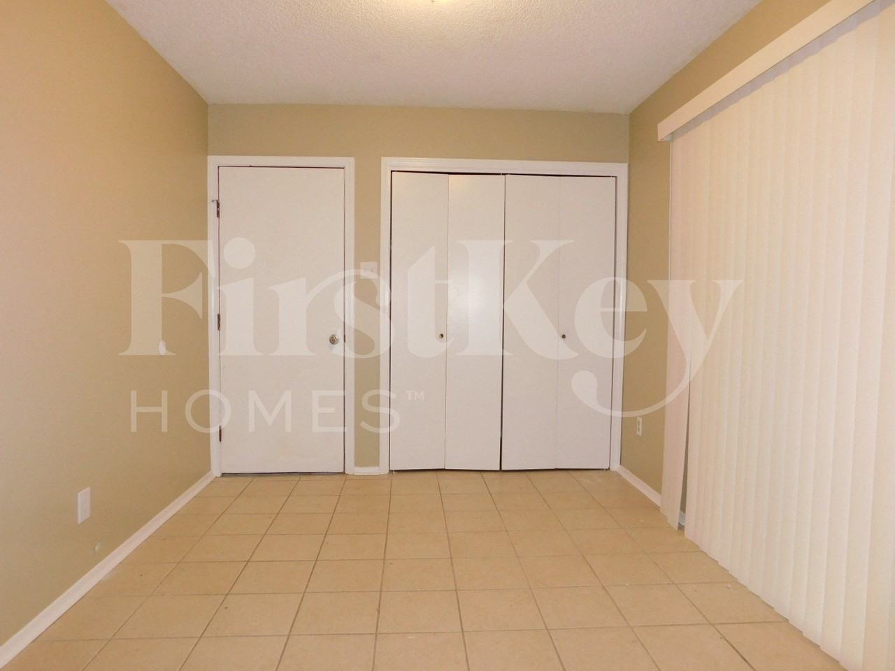 3037 Leeridge Dr - Photo 4 of 11