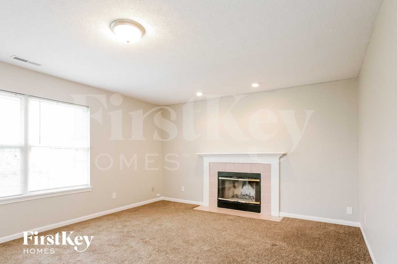 2913 Briarchase Ct - Photo 3 of 15