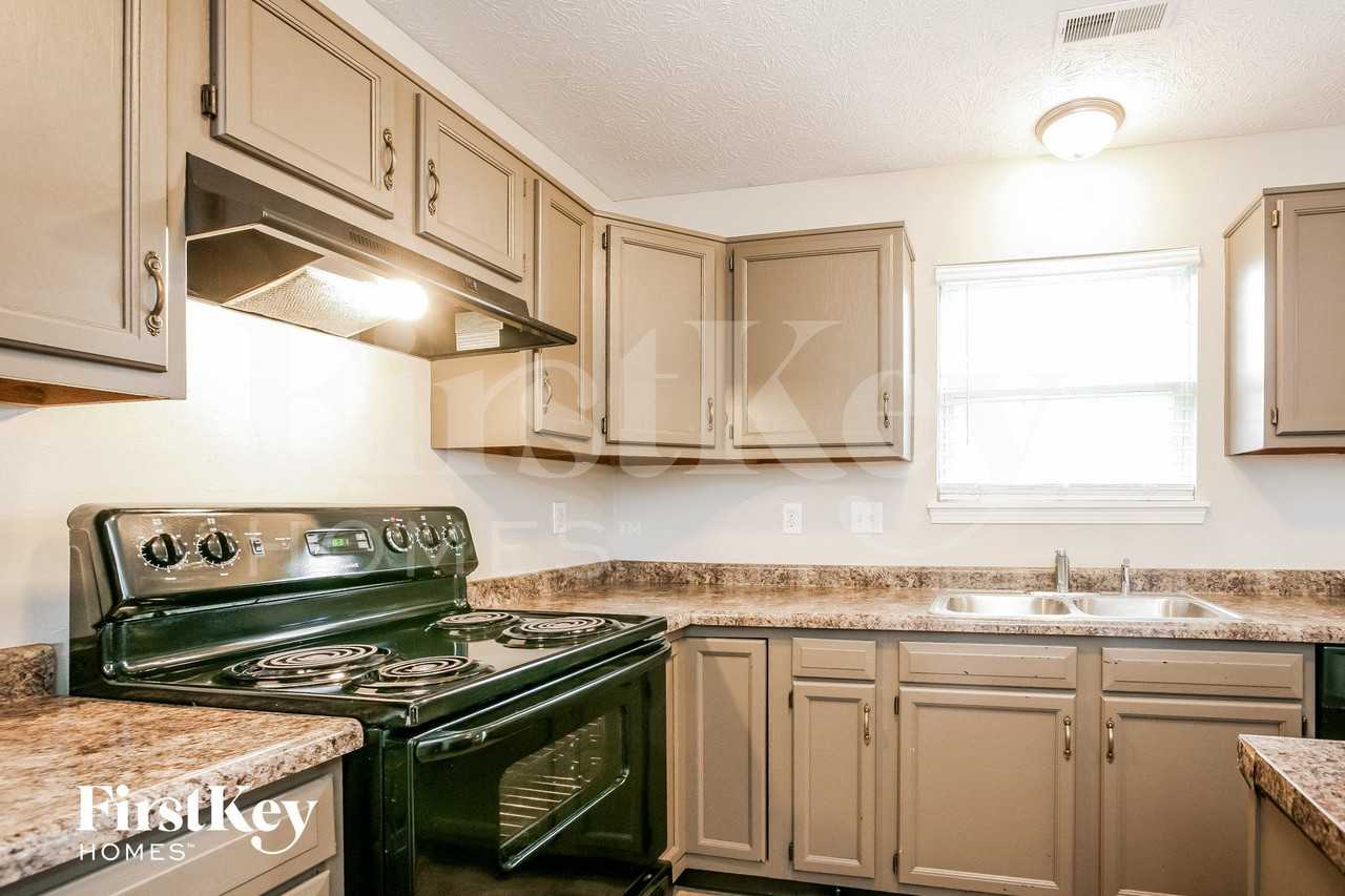 2913 Briarchase Ct - Photo 6 of 15