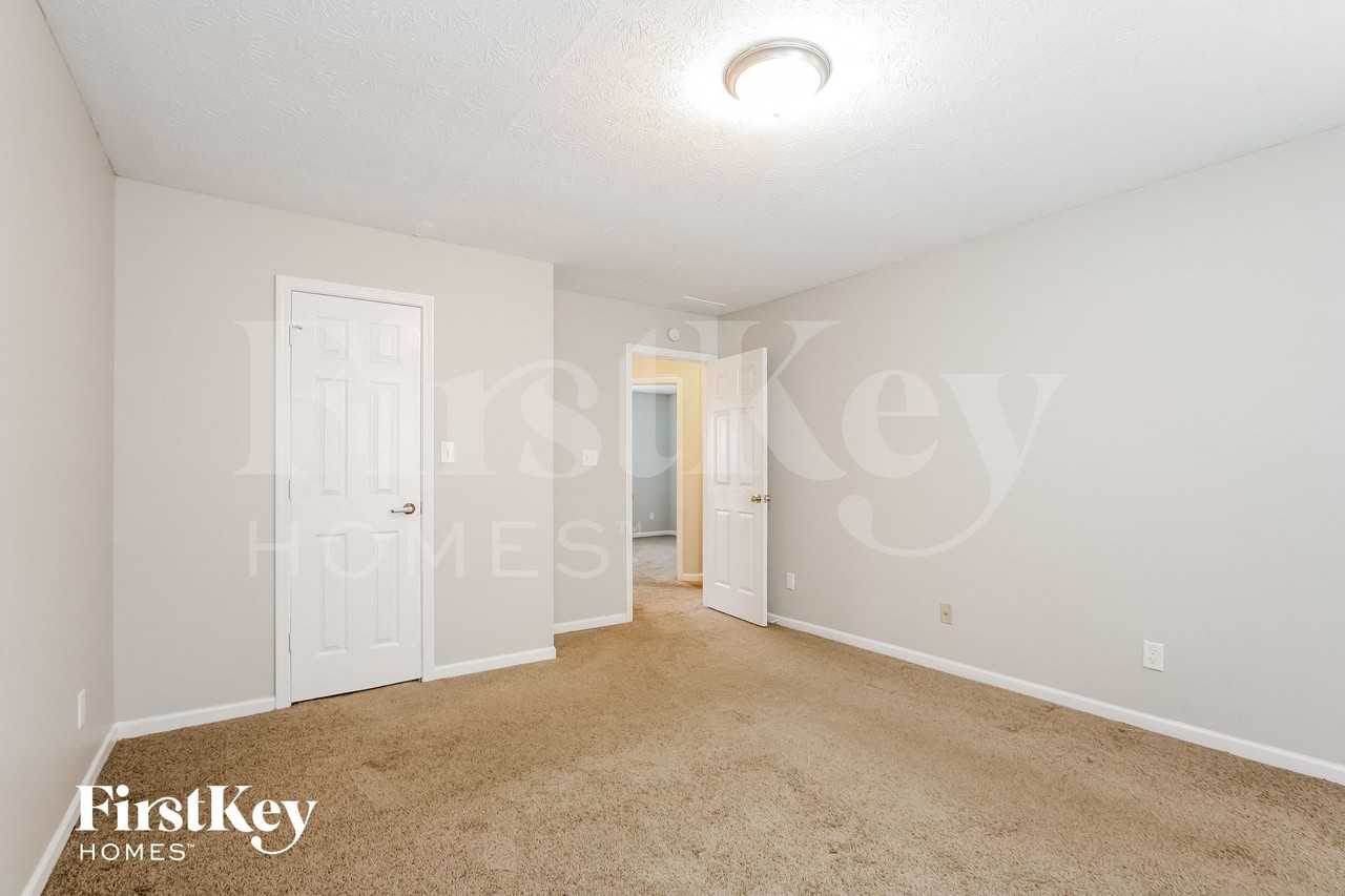 2913 Briarchase Ct - Photo 7 of 15