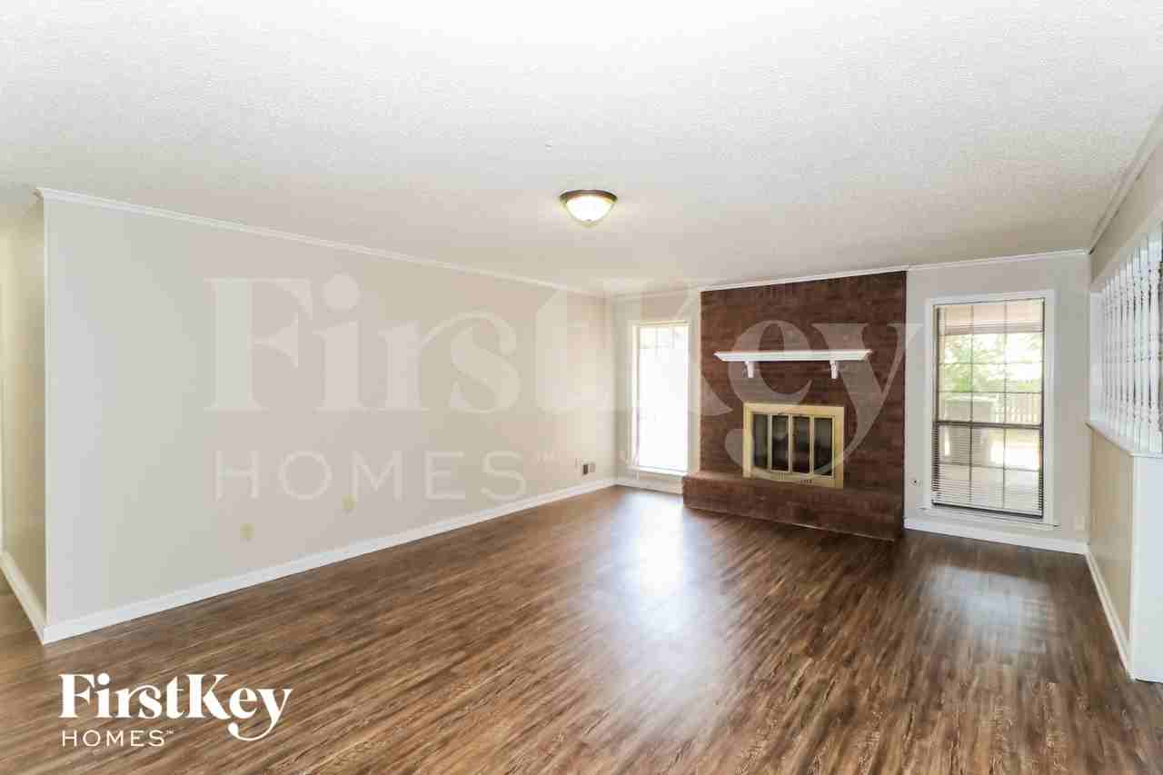 2803 Gailwood Dr - Photo 3 of 15