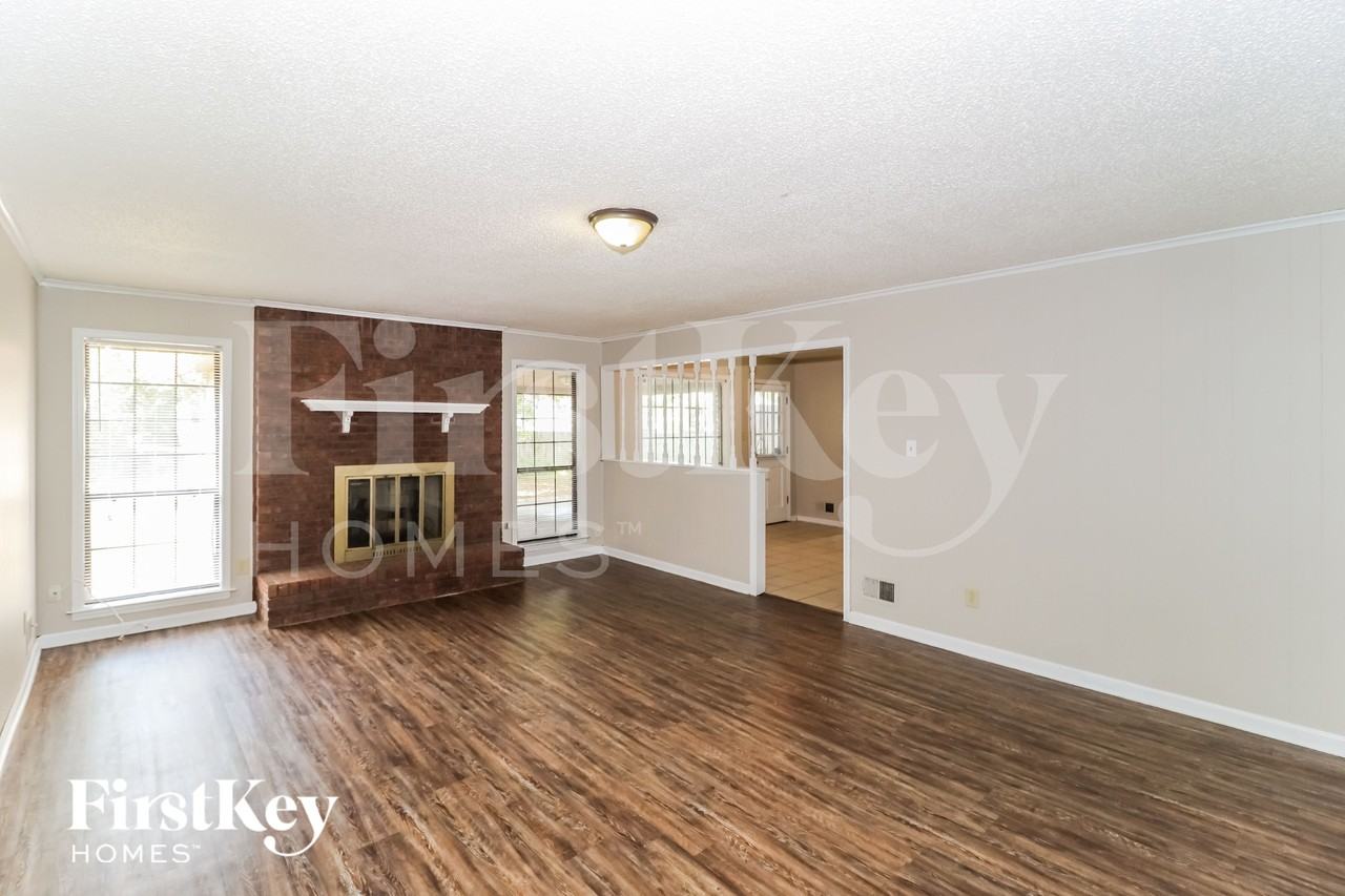 2803 Gailwood Dr - Photo 4 of 15