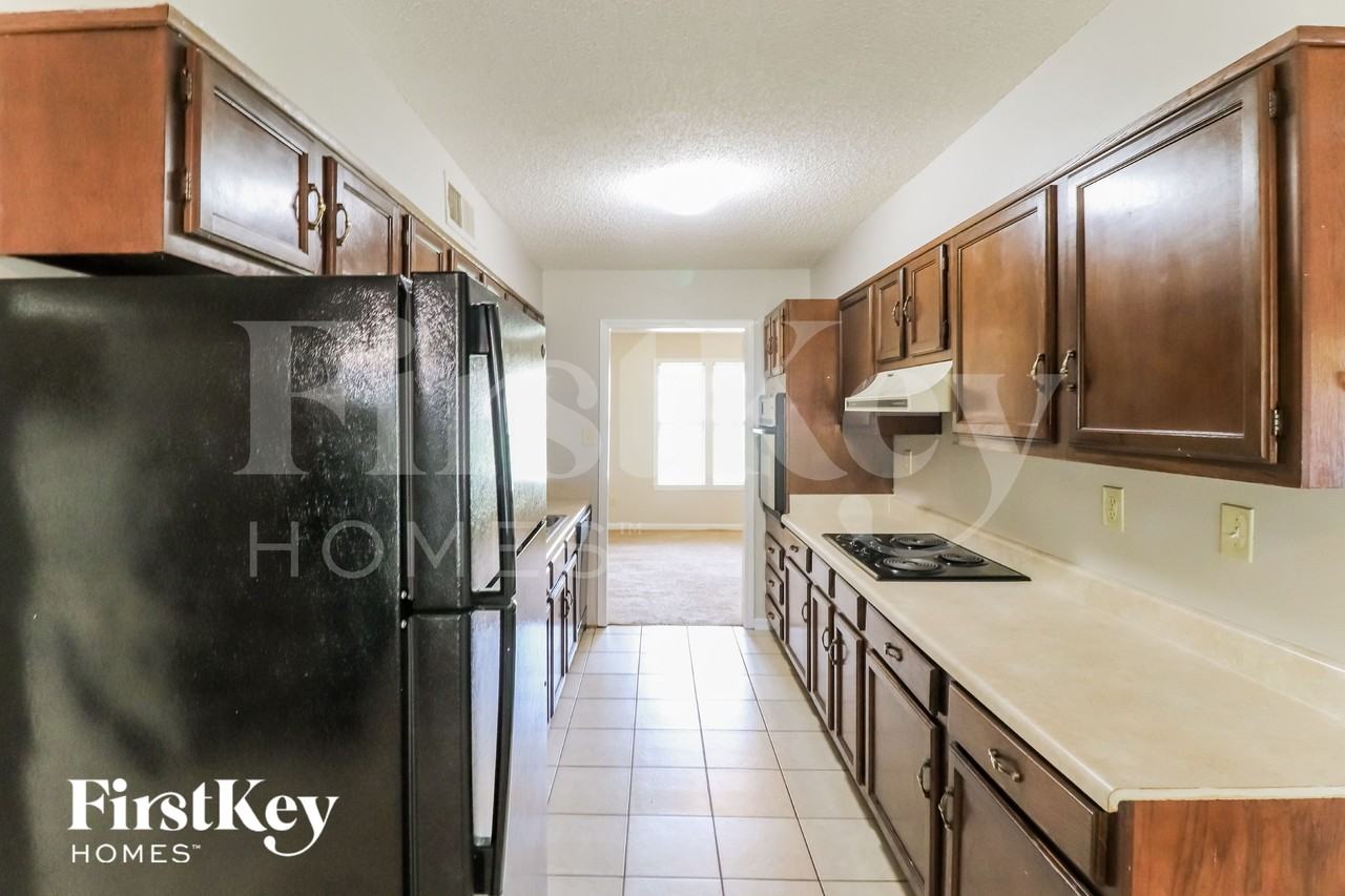 2803 Gailwood Dr - Photo 5 of 15