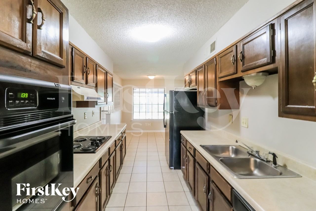 2803 Gailwood Dr - Photo 6 of 15