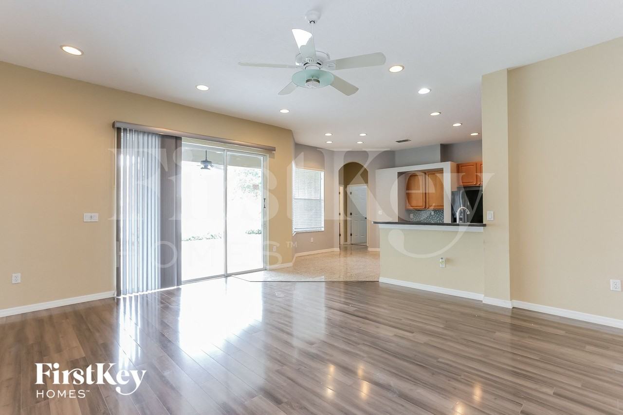 2620 Wood Pointe Dr - Photo 3 of 15