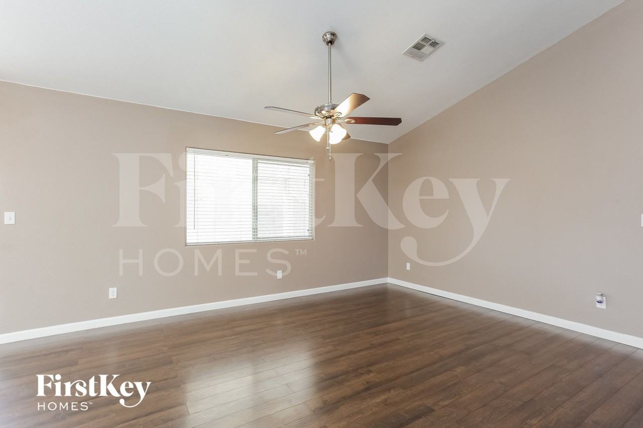 2521 Carolina Ct - Photo 3 of 15