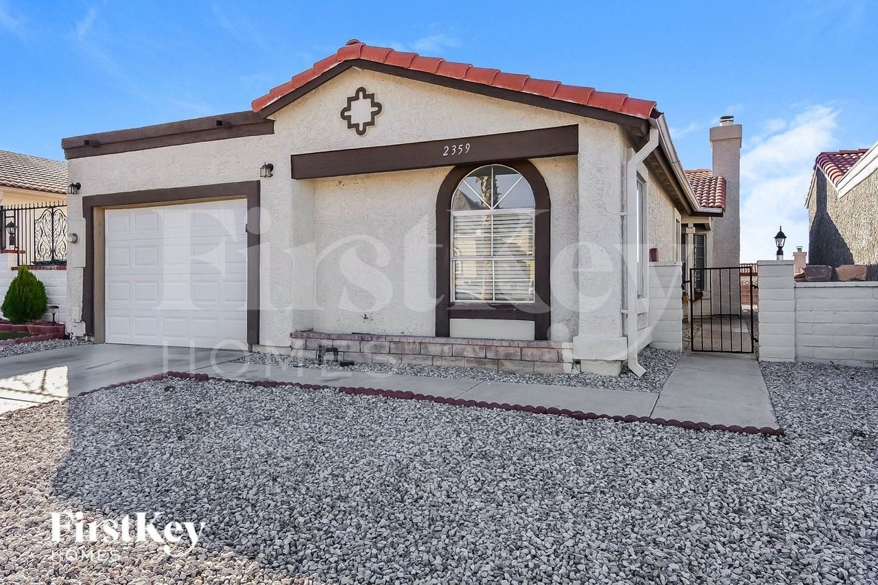 2359 Los Feliz St - Photo 2 of 16