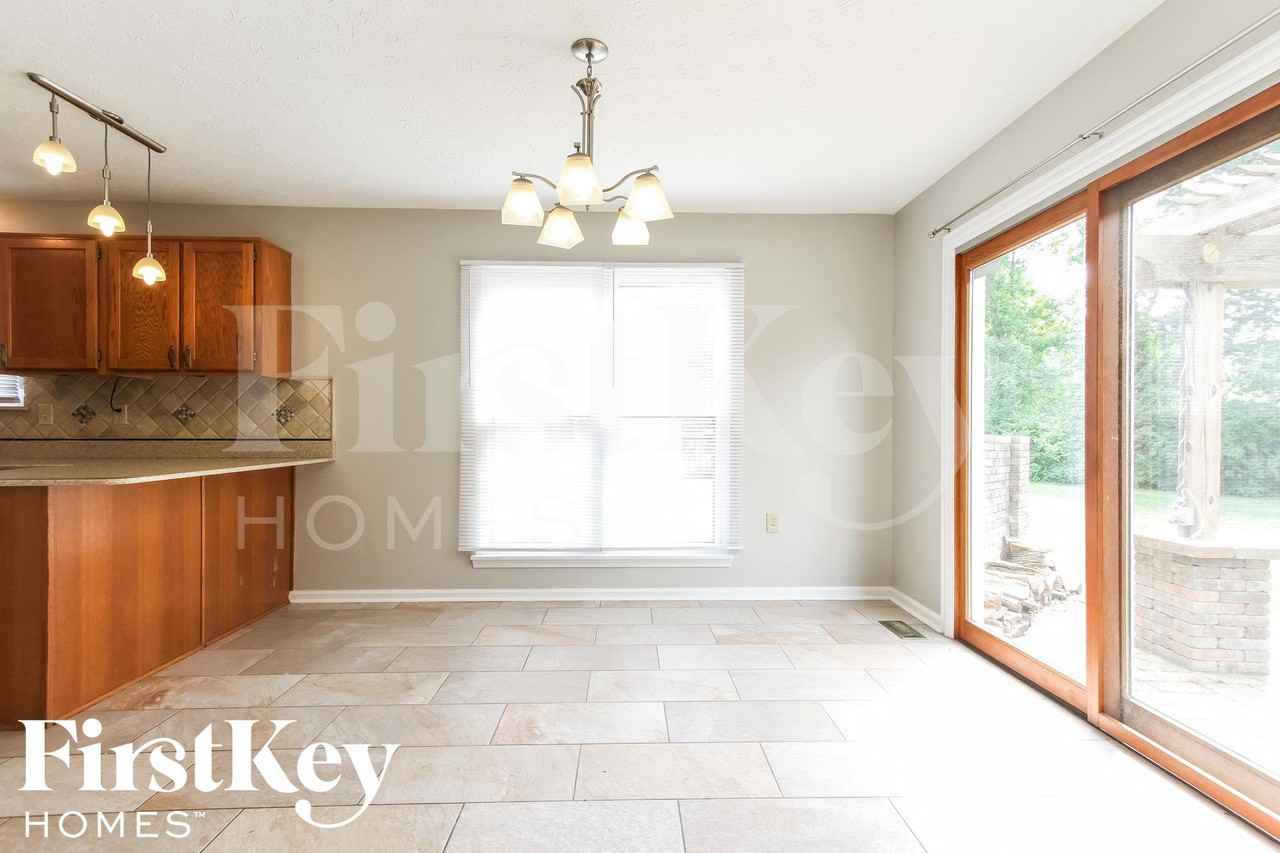 2204 Valley Creek West Ln - Photo 5 of 15