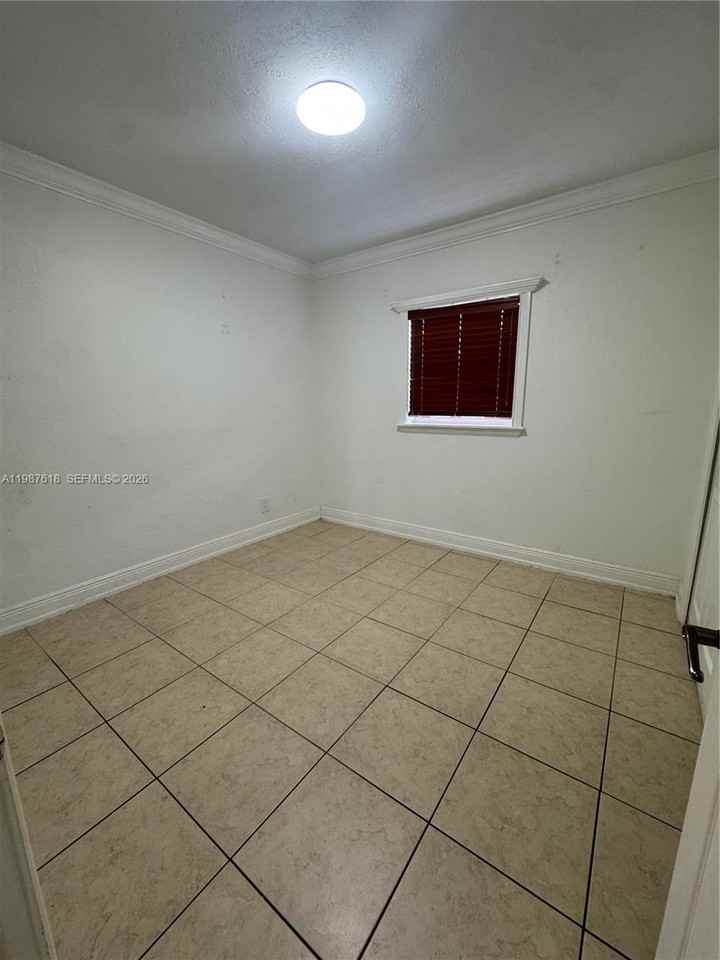 551 East 60th Street - Photo 6 of 12