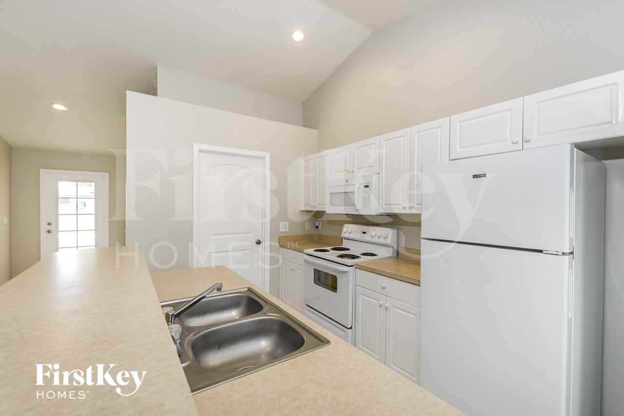 2112 Ne 14th Ave - Photo 5 of 16