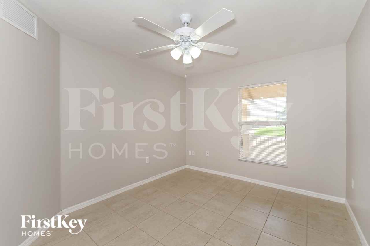 2112 Ne 14th Ave - Photo 7 of 16