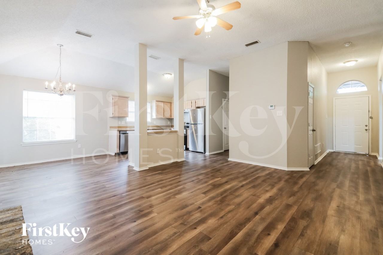 1446 Cross Courts Dr - Photo 6 of 20