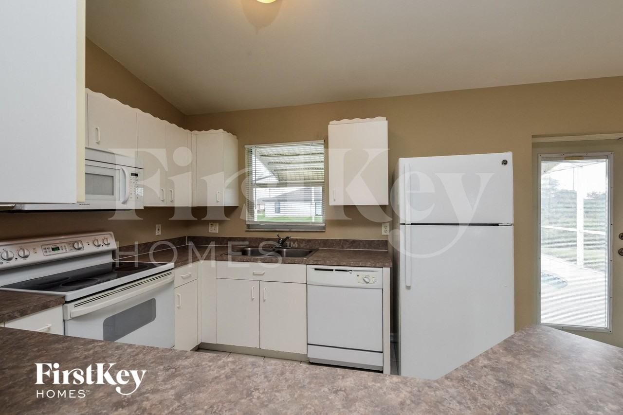 117 Blackstone Dr - Photo 7 of 15