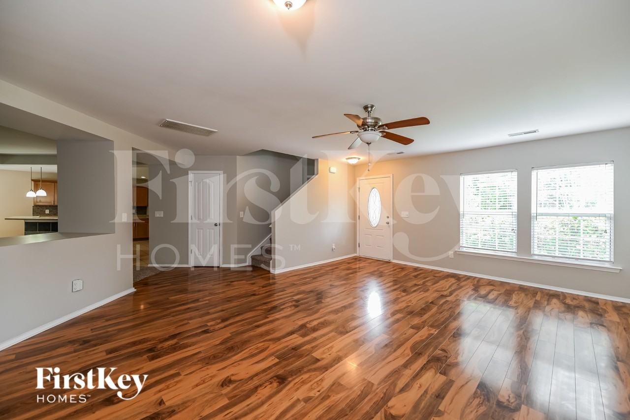 103 Salt Meadow Ln - Photo 3 of 19