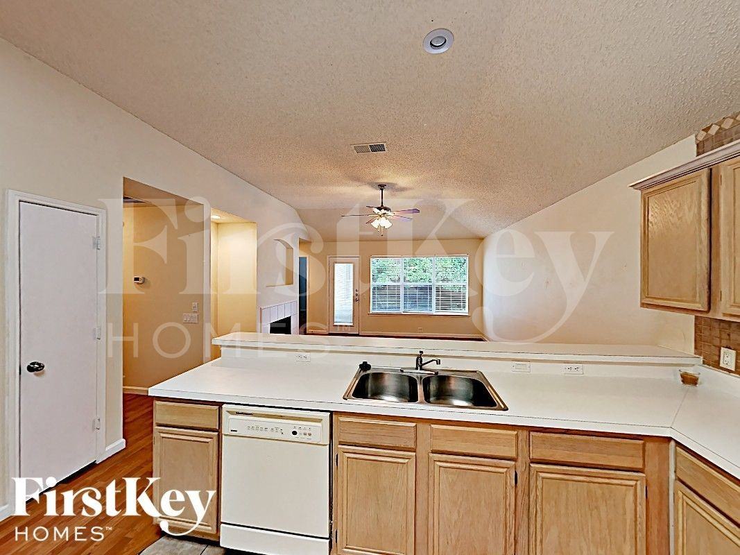 1003 Prado Real Dr - Photo 4 of 14