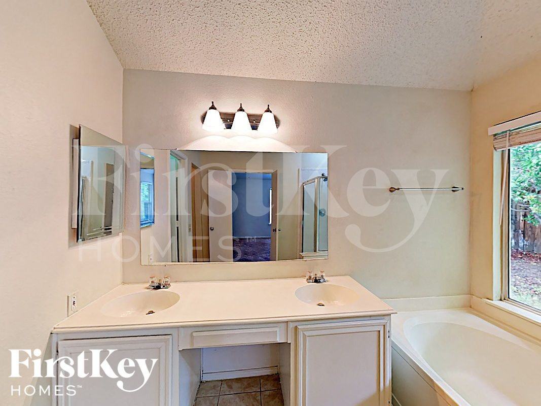 1003 Prado Real Dr - Photo 7 of 14