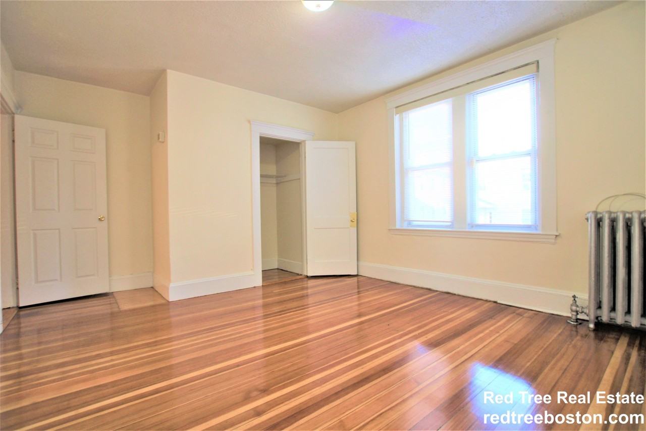 15 Barrows St #2 - Photo 5 of 24