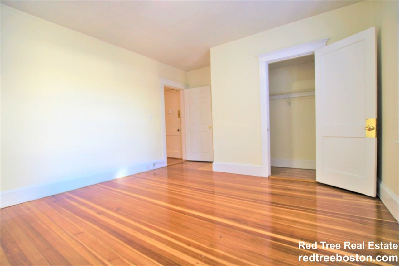 15 Barrows St #2 - Photo 6 of 24