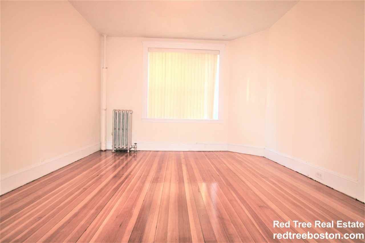 15 Barrows St #2 - Photo 7 of 24