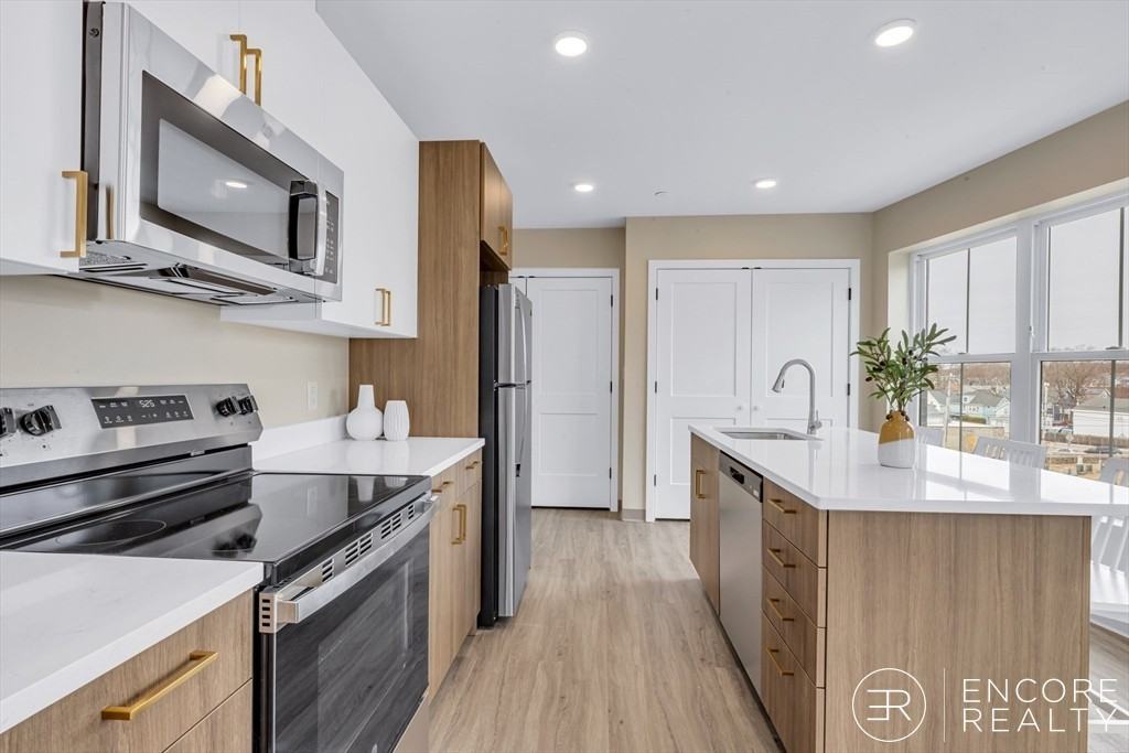 375 Cummins Hwy #201 - Photo 3 of 18